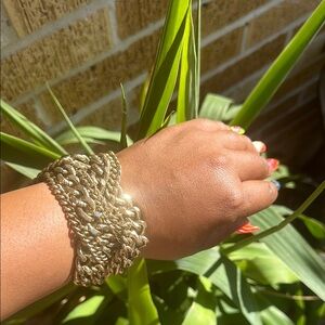Elegant Gold Chain Bracelet